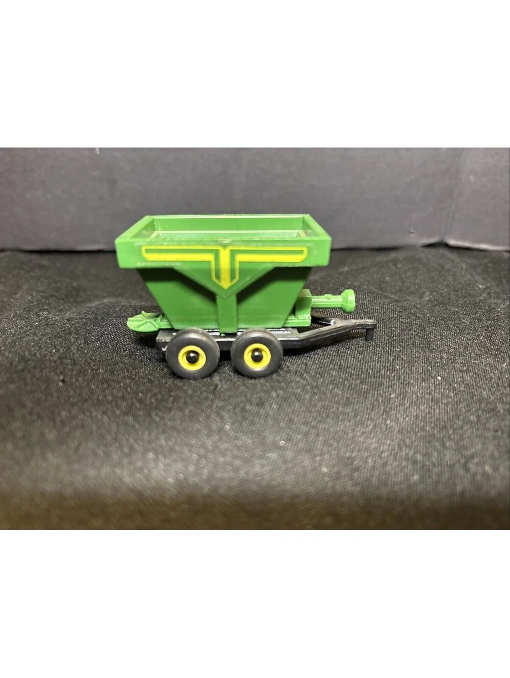 VTG 1967 ERTL John Deere Grain Cart Made In USA 1/64 Great Unplayed With Toy